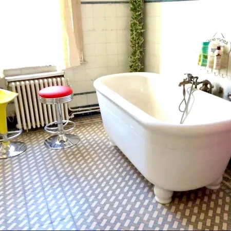 Hébergement de vacances Maison Confortable Avec Piscine Privée à *