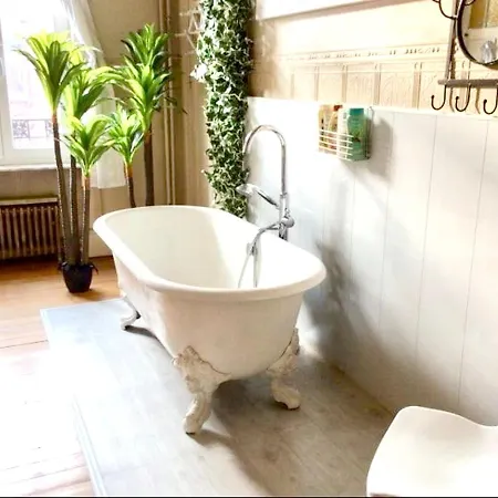 Maison Confortable Avec Piscine Privée à Hébergement de vacances *