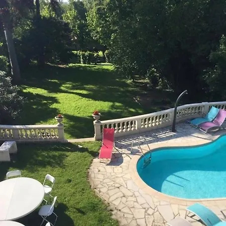 Maison Confortable Avec Piscine Privee A Bailleul (Nord)