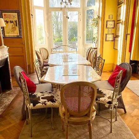 Maison Confortable Avec Piscine Privée à Bailleul (Nord)