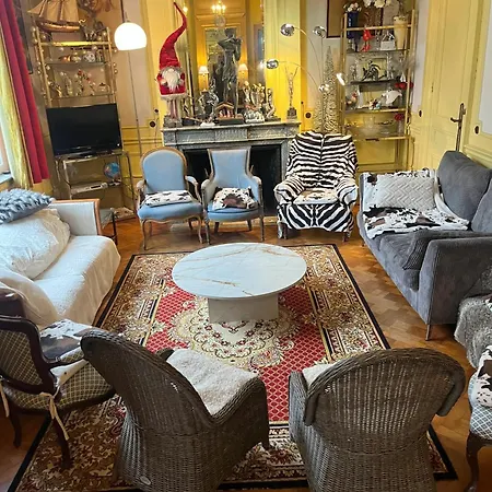 Hébergement de vacances Maison Confortable Avec Piscine Privée à *