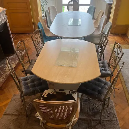 Hébergement de vacances Maison Confortable Avec Piscine Privée à *