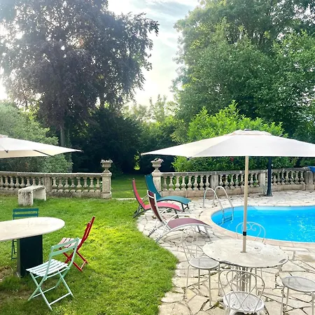 Maison Confortable Avec Piscine Privee A *